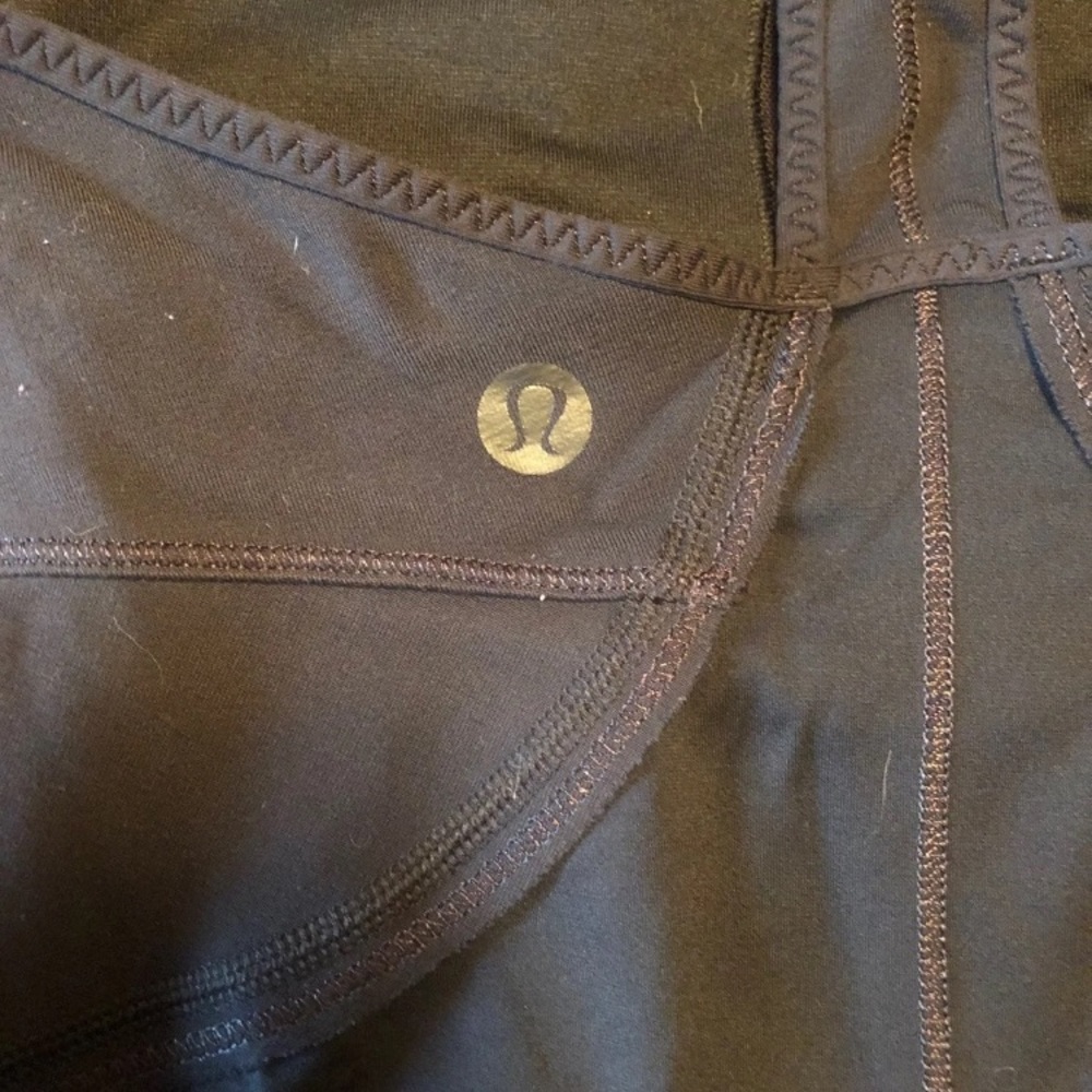 Lululemon size 4 tank w/ sport bra